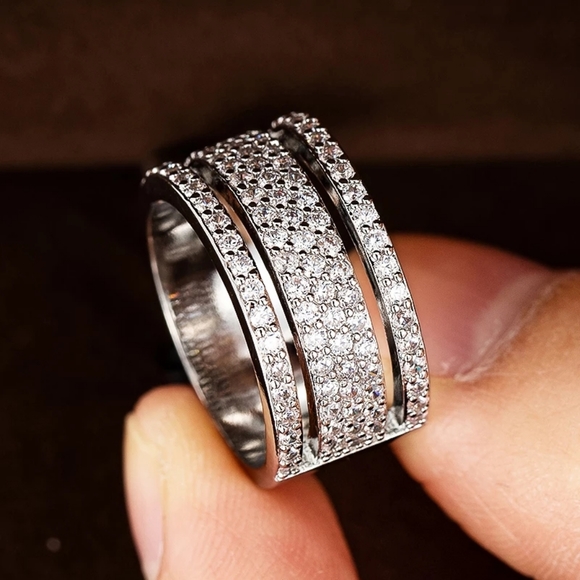 WOMEN'S RING SQUARE CUT WHITE SAPPHIRE RING - Picture 4 of 4